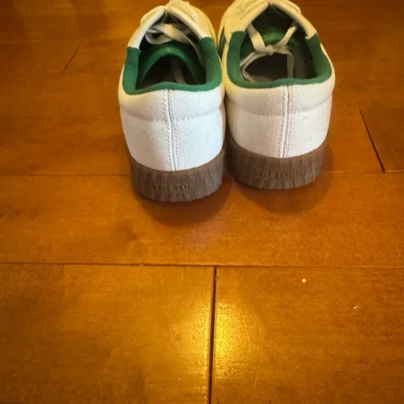 Tretorn NYLife canvas sneakers white and green. Size 8.5 - Picture 3 of 5
